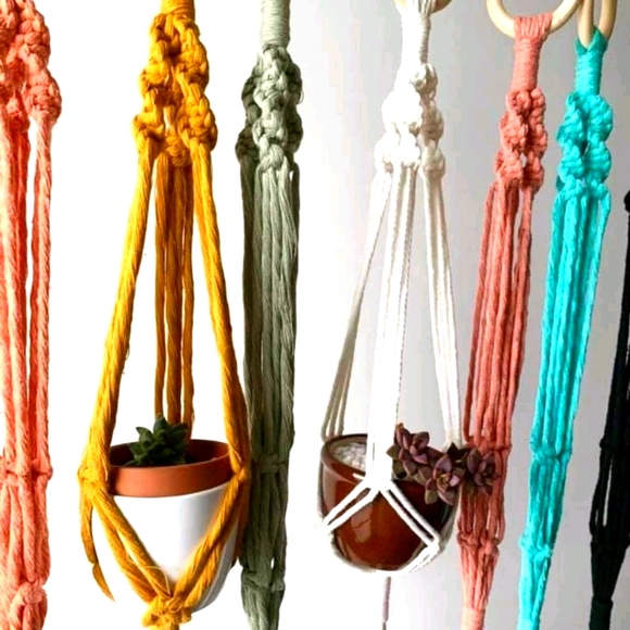 Macramé - Picture 1 of 1